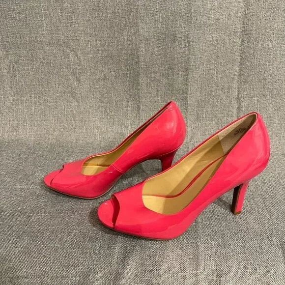 NWOT Kelly and Katie Izzy Peep Toe Patent Pump Heel in Pink Women's Size 7M - Picture 2 of 8